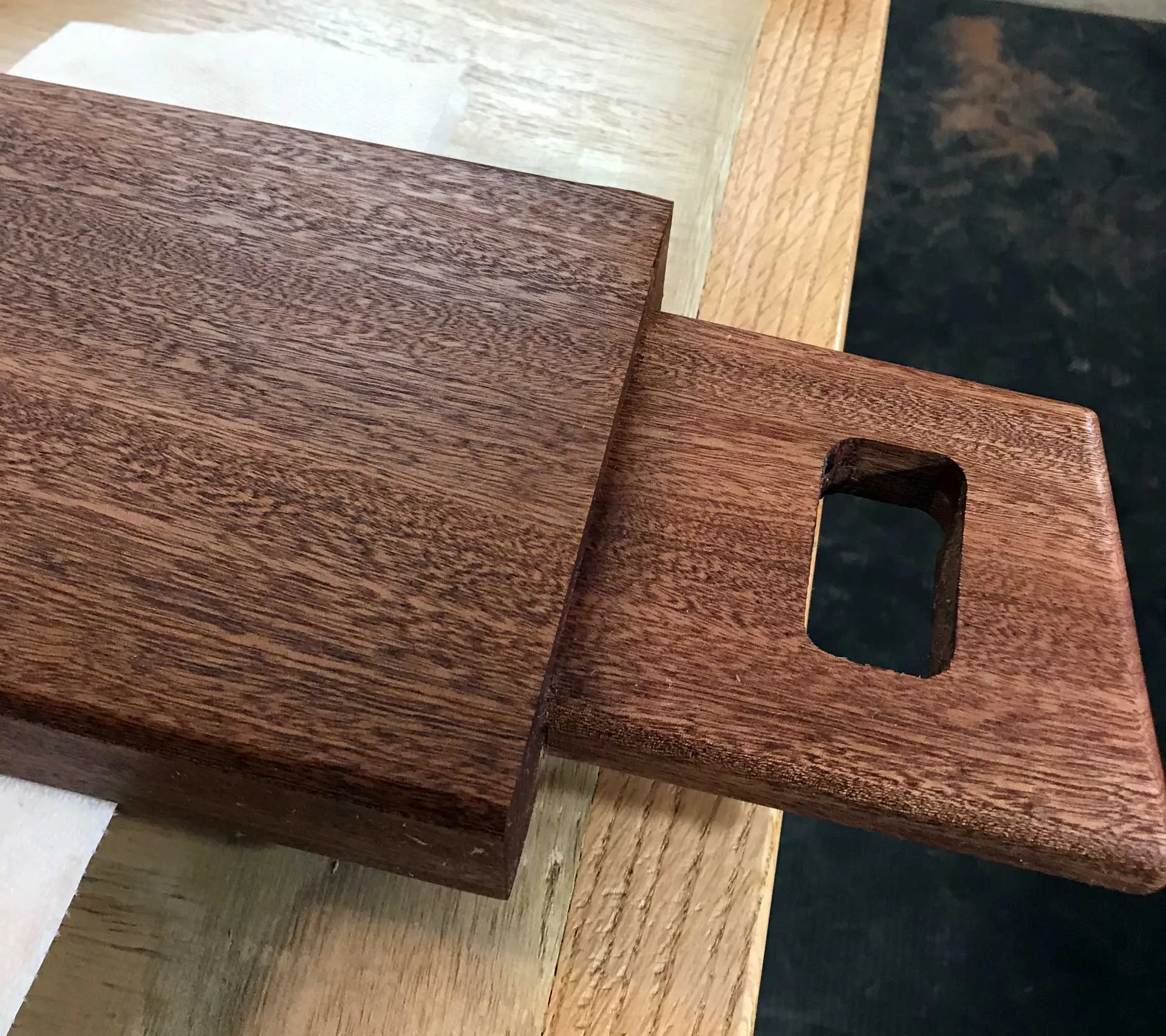 Selecting mahogany boards for the trestle table
