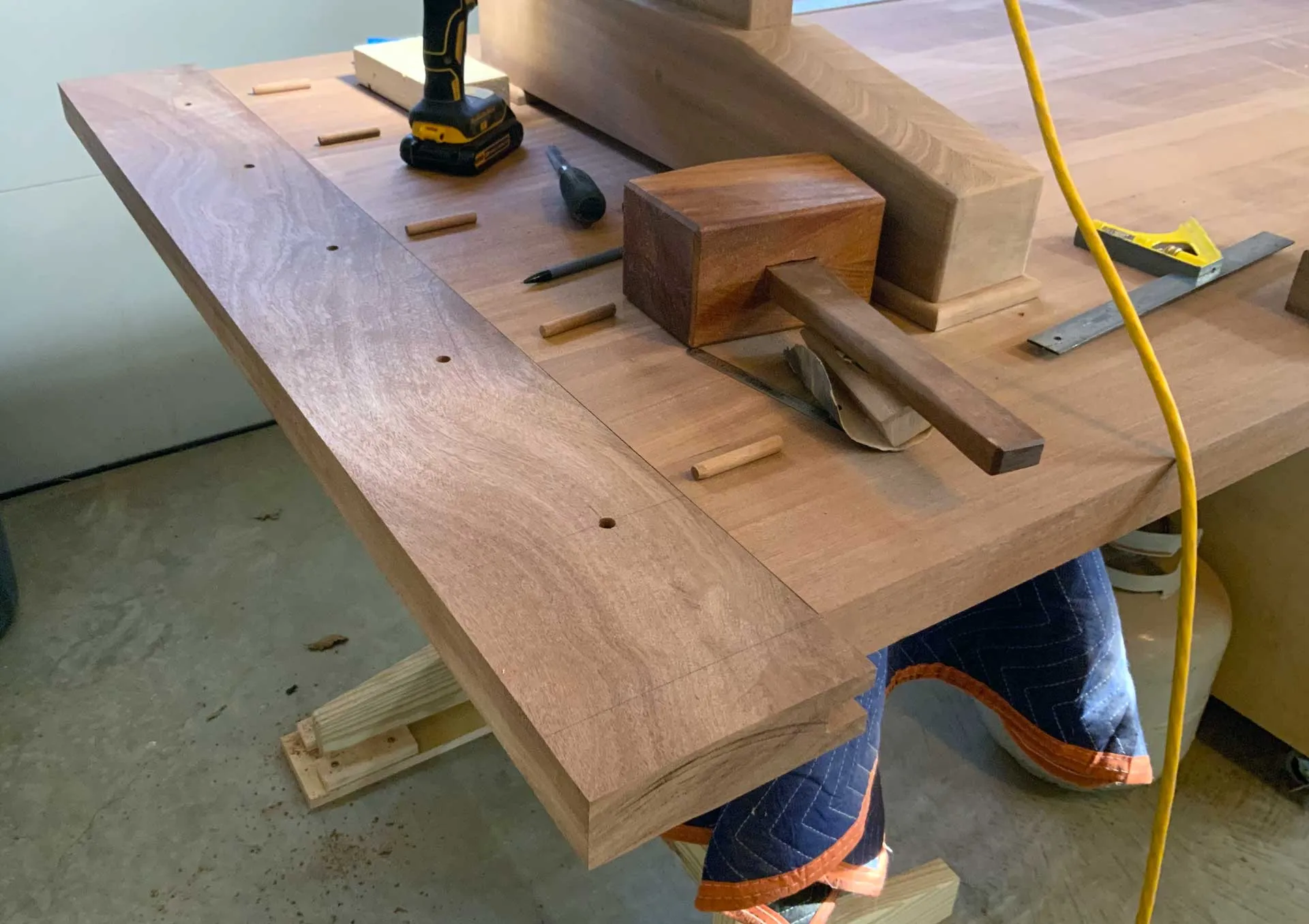 Milling the trestle table's mahogany boards to thickness