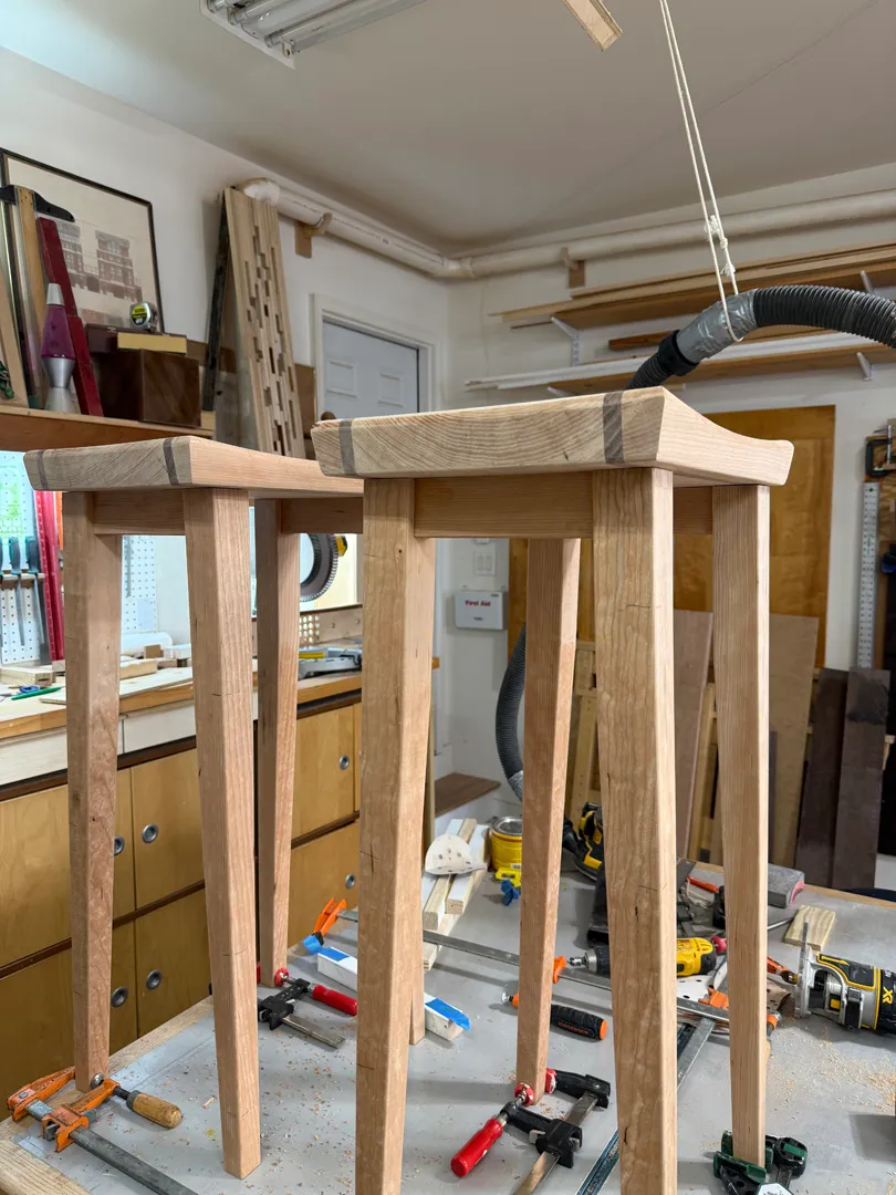 Shaping the stool's saddle seat